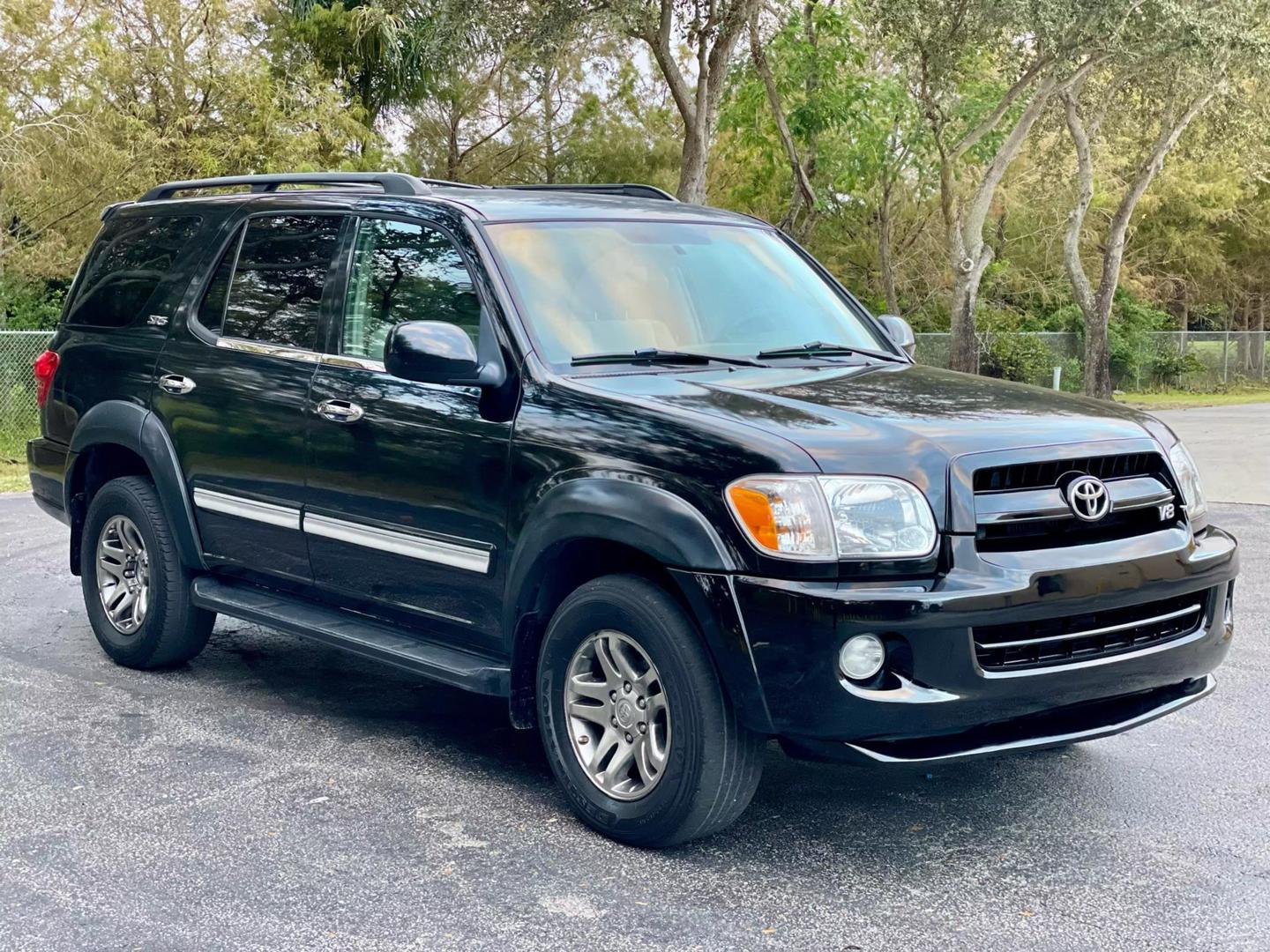 2007 Toyota Sequoia SR5 photo 4