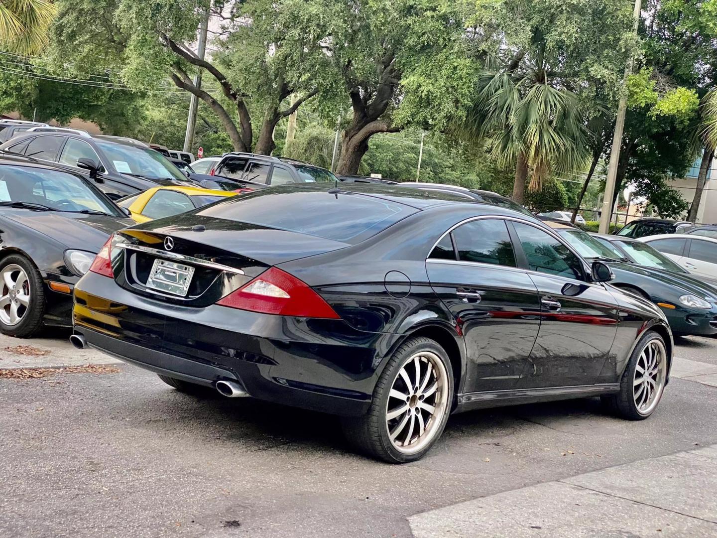 2006 Mercedes-Benz CLS-Class CLS500 photo 2