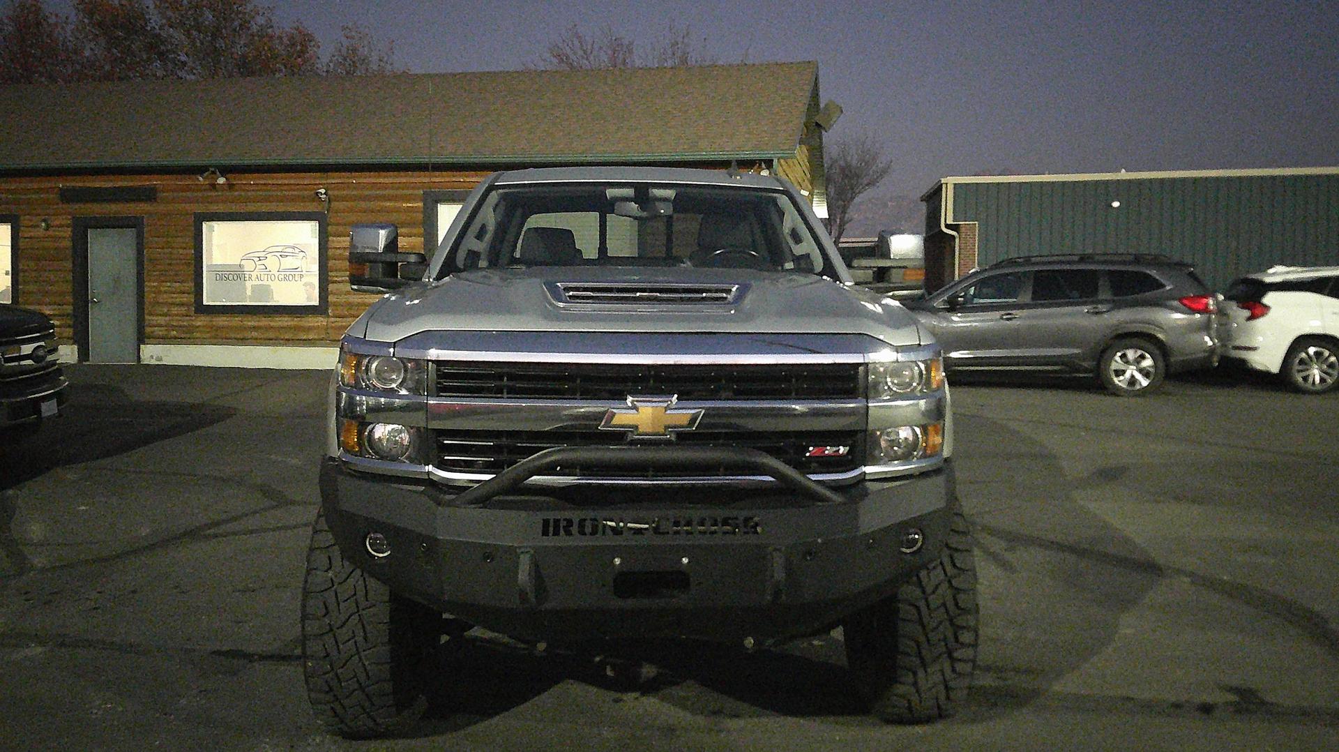 2017 Chevrolet Silverado 2500HD LTZ photo 3