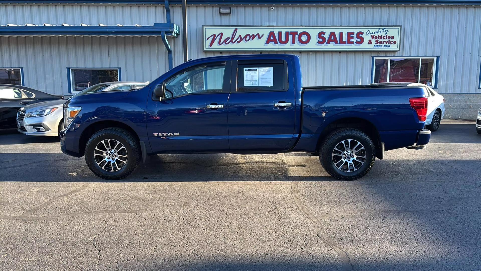 2021 Nissan Titan SV photo 3