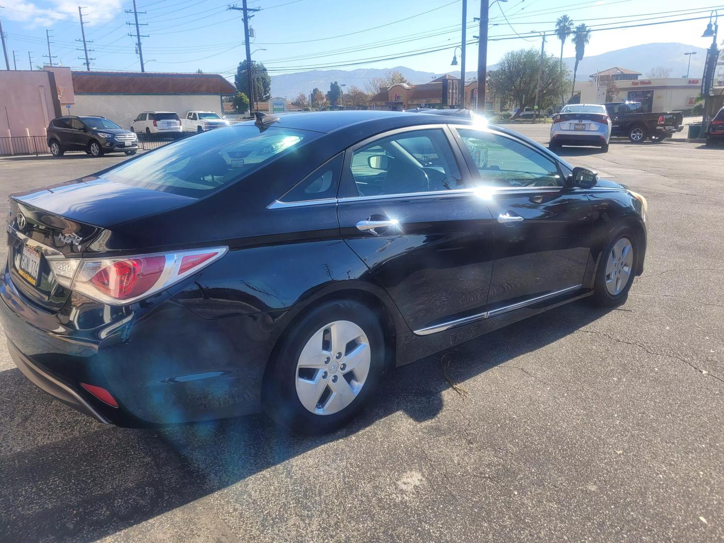 2012 Hyundai Sonata Hybrid Base photo 8