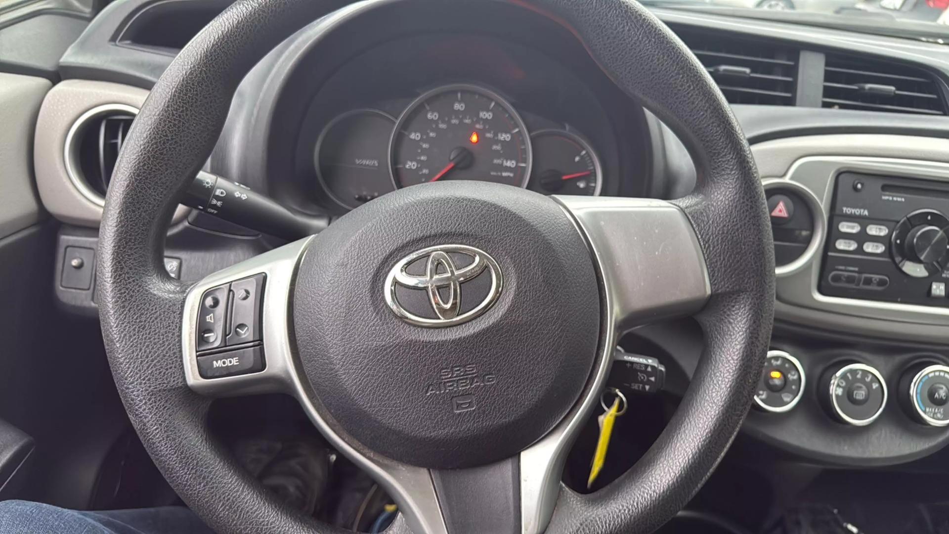 2012 Toyota Yaris L photo 38