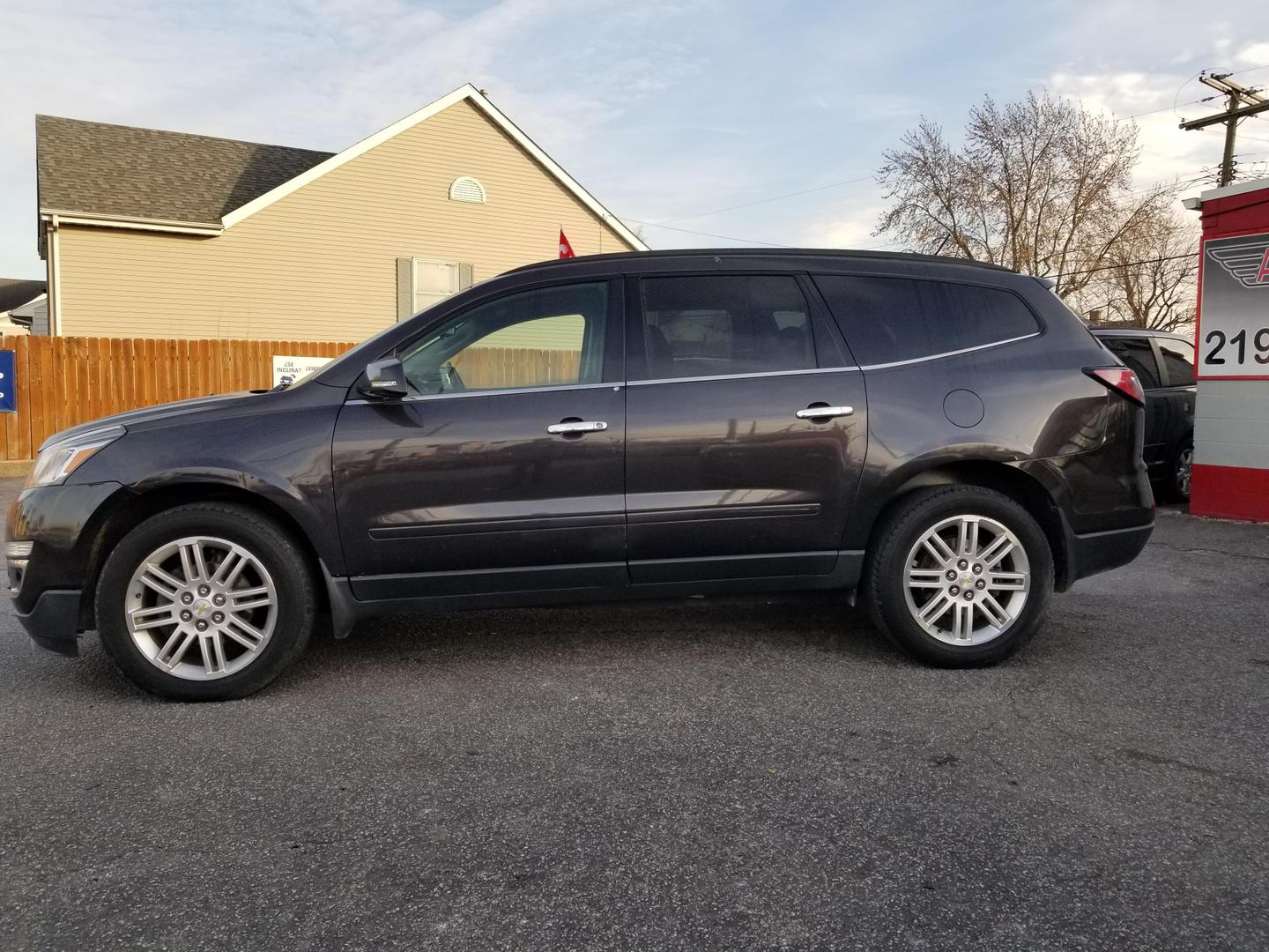 2015 Chevrolet Traverse 1LT photo 4