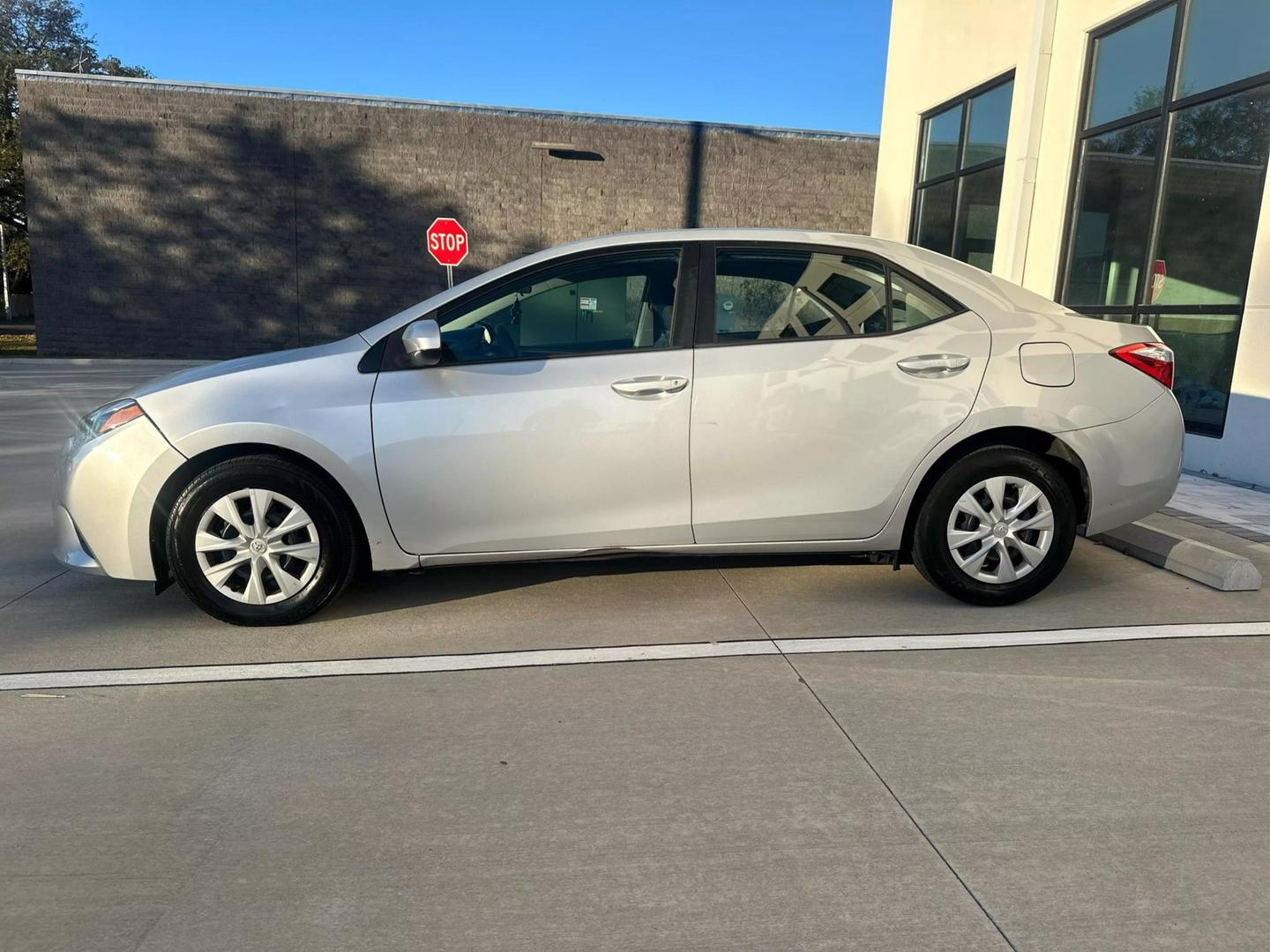 2015 Toyota Corolla L photo 2