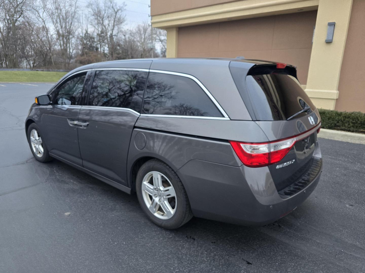 2013 Honda Odyssey Touring photo 20