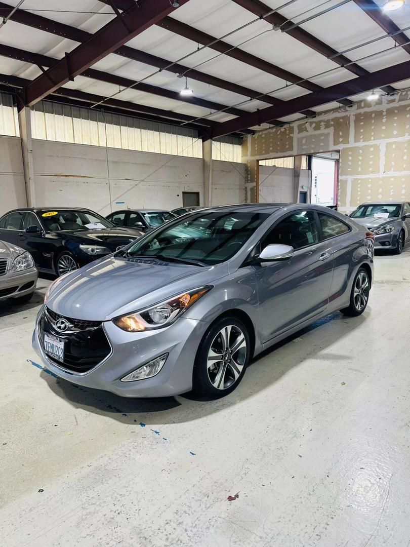 2014 Hyundai Elantra Coupe Base photo 2