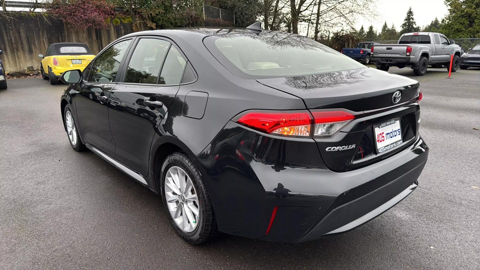 2020 Toyota Corolla LE photo 5