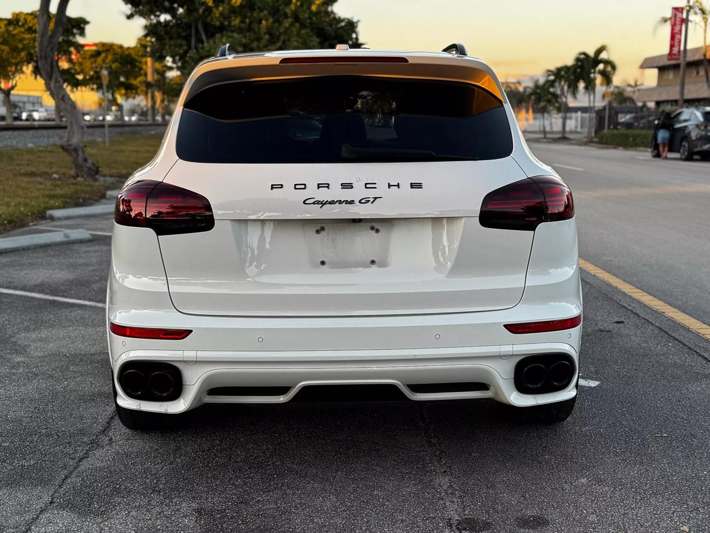 2016 Porsche Cayenne GTS photo 7