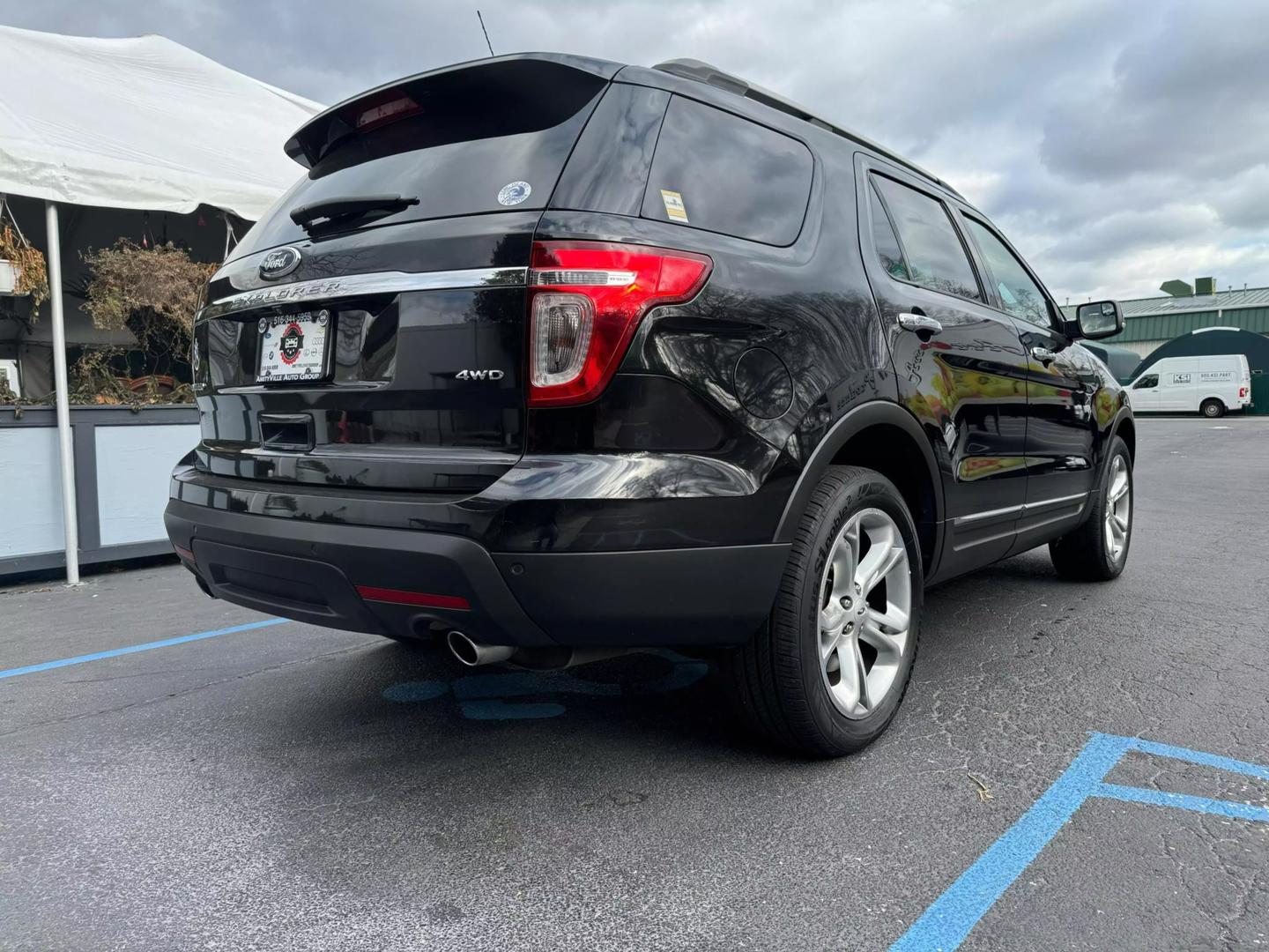 2015 Ford Explorer Limited photo 12