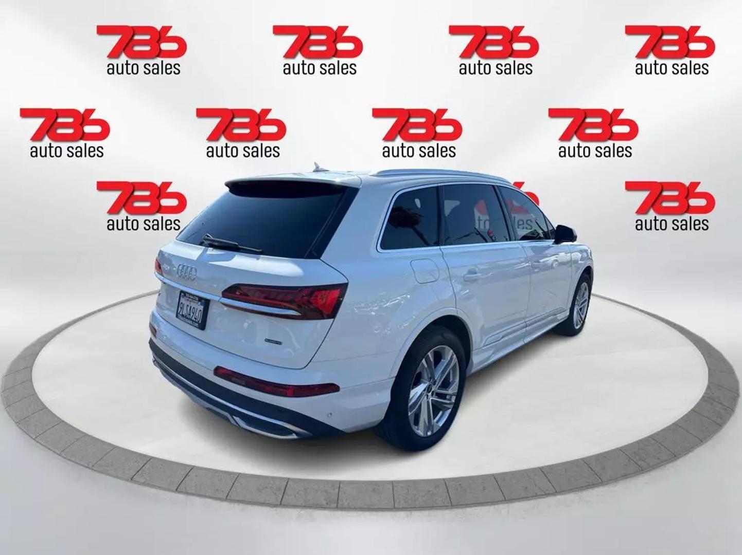 2021 Audi Q7 Premium Plus photo 3