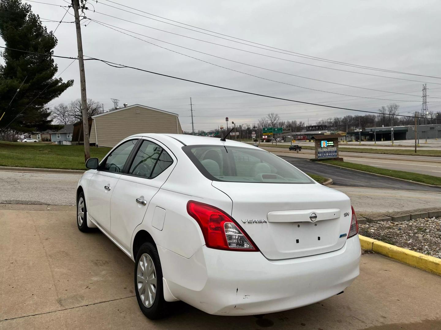 2012 Nissan Versa SL photo 7