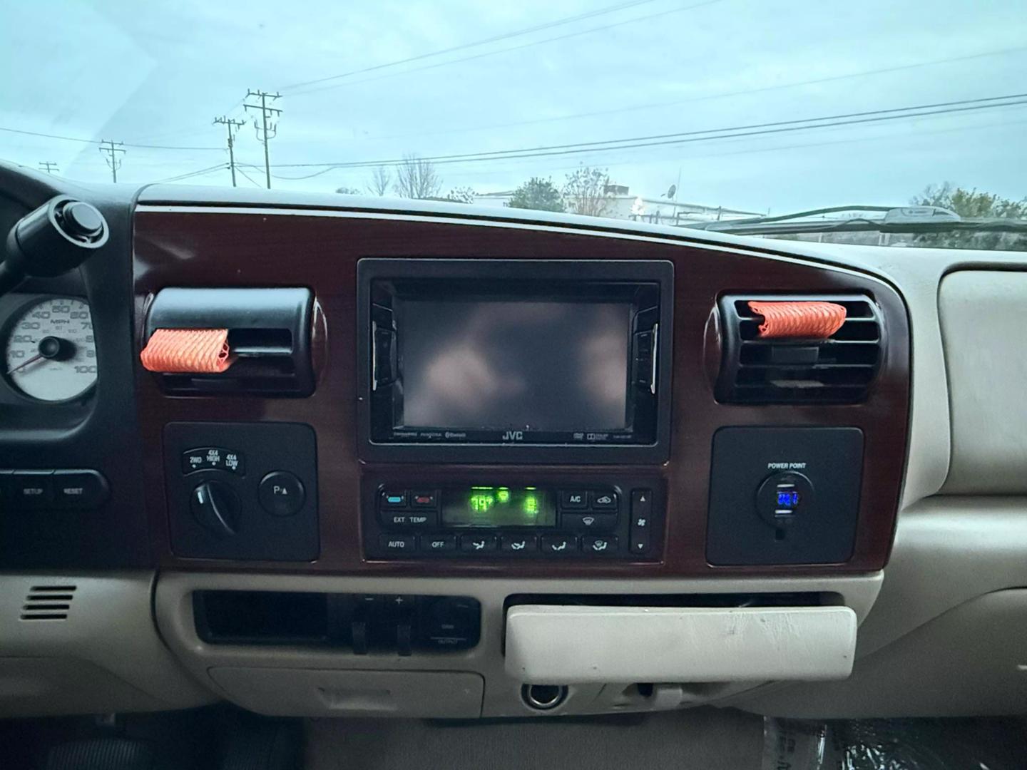 2005 Ford F-250 Super Duty Lariat photo 34