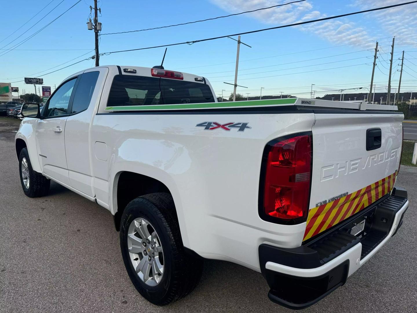 2022 Chevrolet Colorado LT photo 9