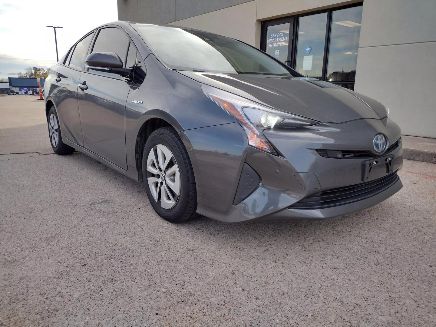 2018 Toyota Prius Two photo 8