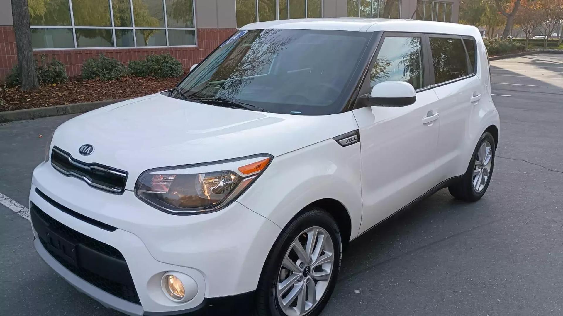 2019 Kia Soul + photo 3