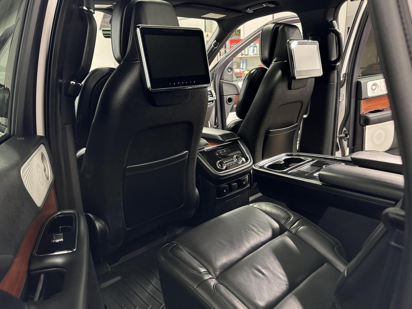 2019 Lincoln Navigator Reserve photo 18