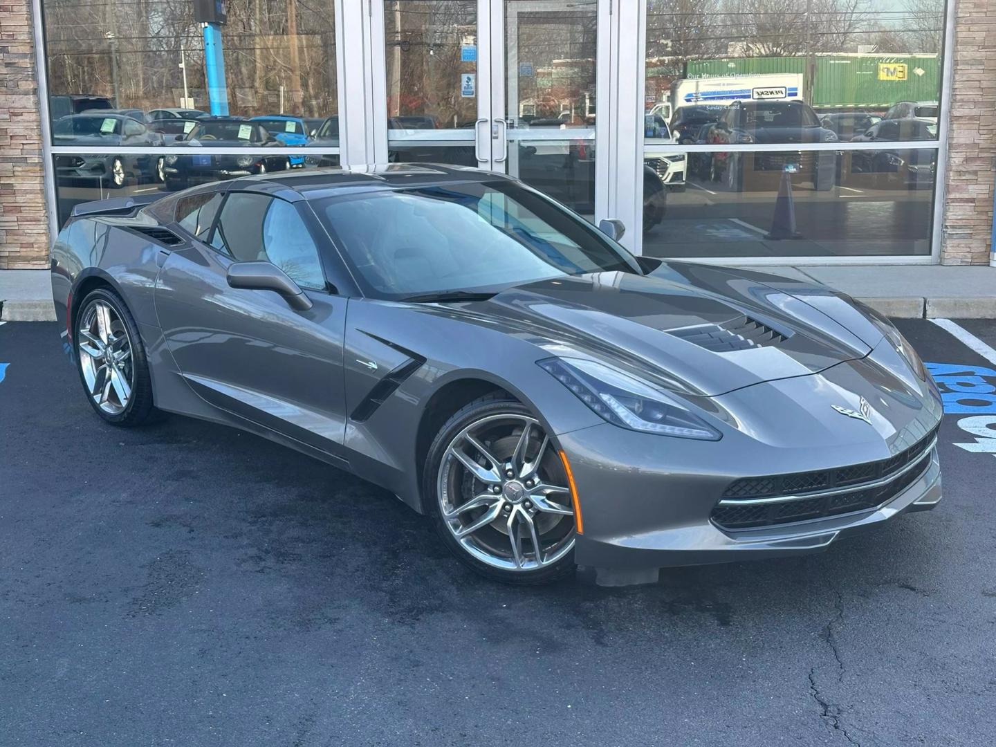 2015 Chevrolet Corvette Z51 photo 2