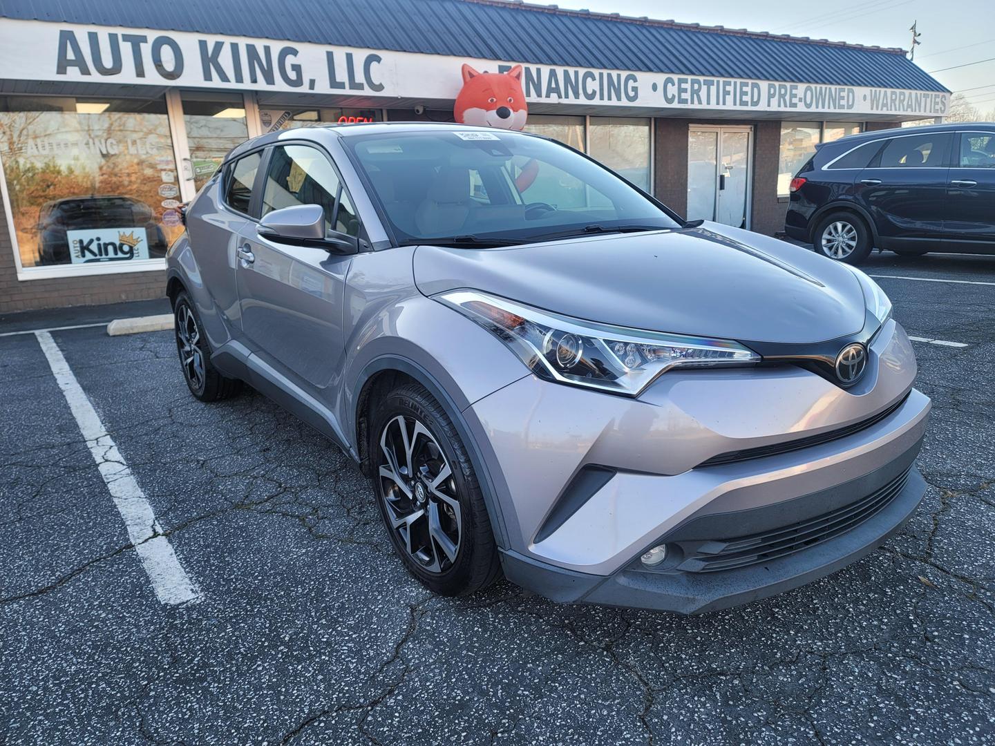 2019 Toyota C-HR XLE photo 7