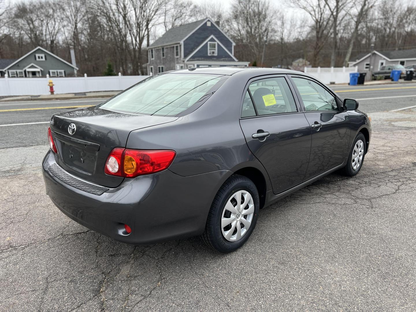 2009 Toyota Corolla LE photo 5