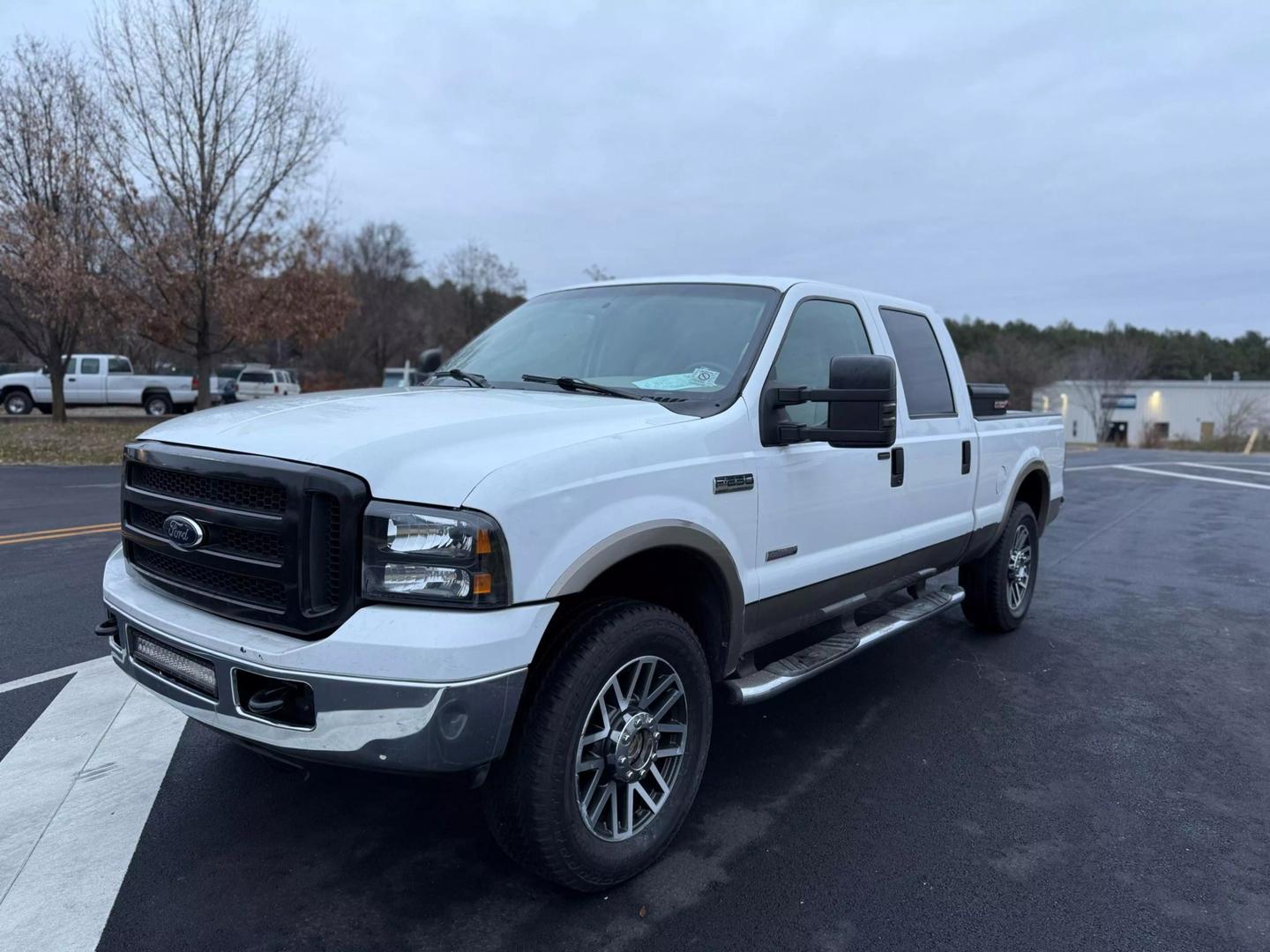 2005 Ford F-250 Super Duty Lariat photo 2