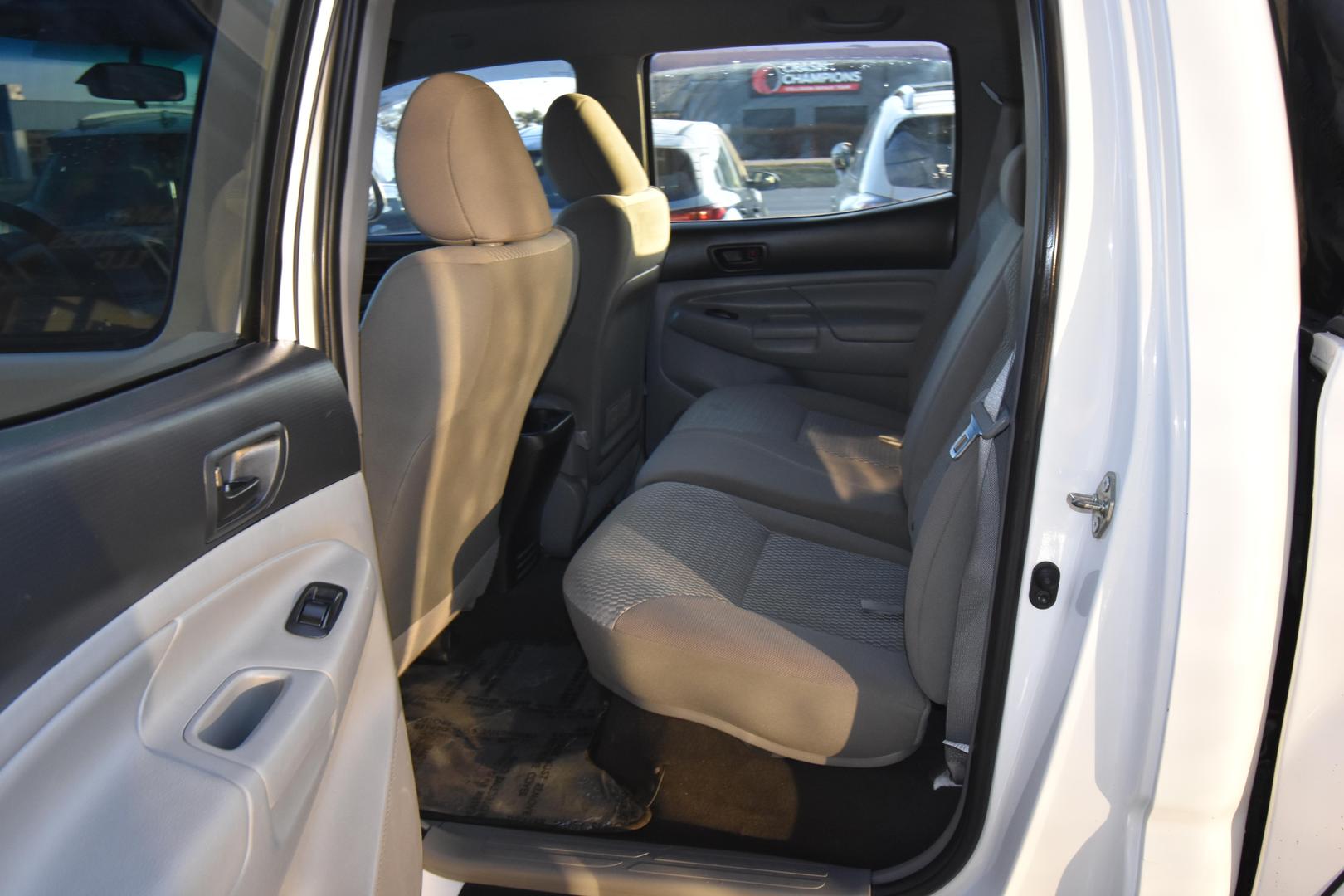 2014 Toyota Tacoma Base photo 24