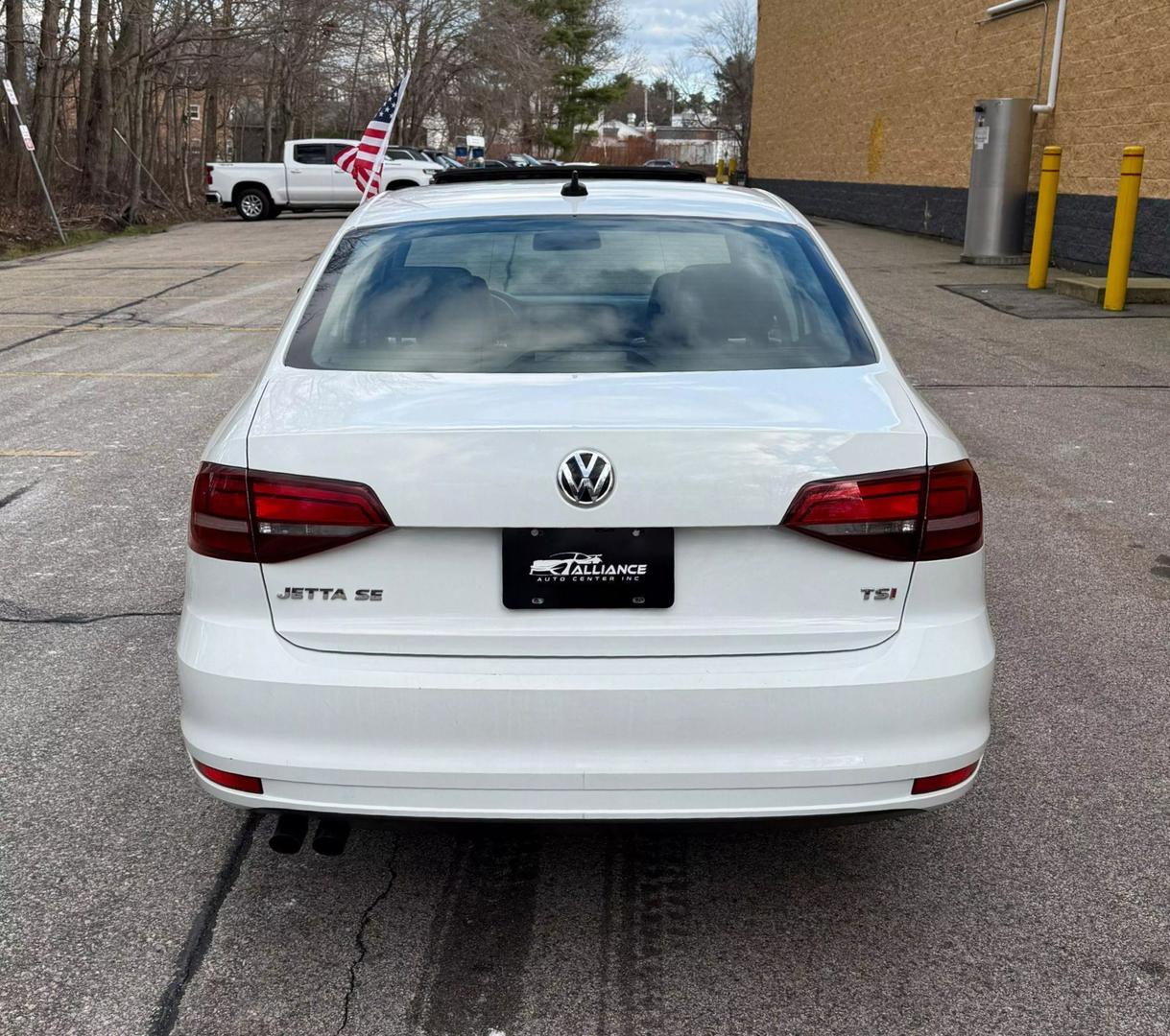 2017 Volkswagen Jetta SE photo 4