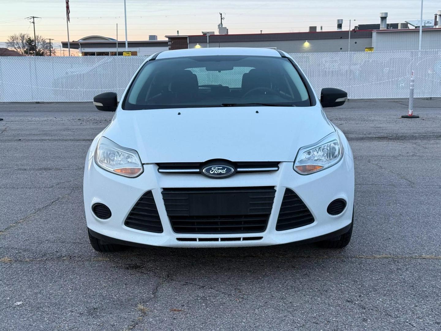 2013 Ford Focus SE photo 2