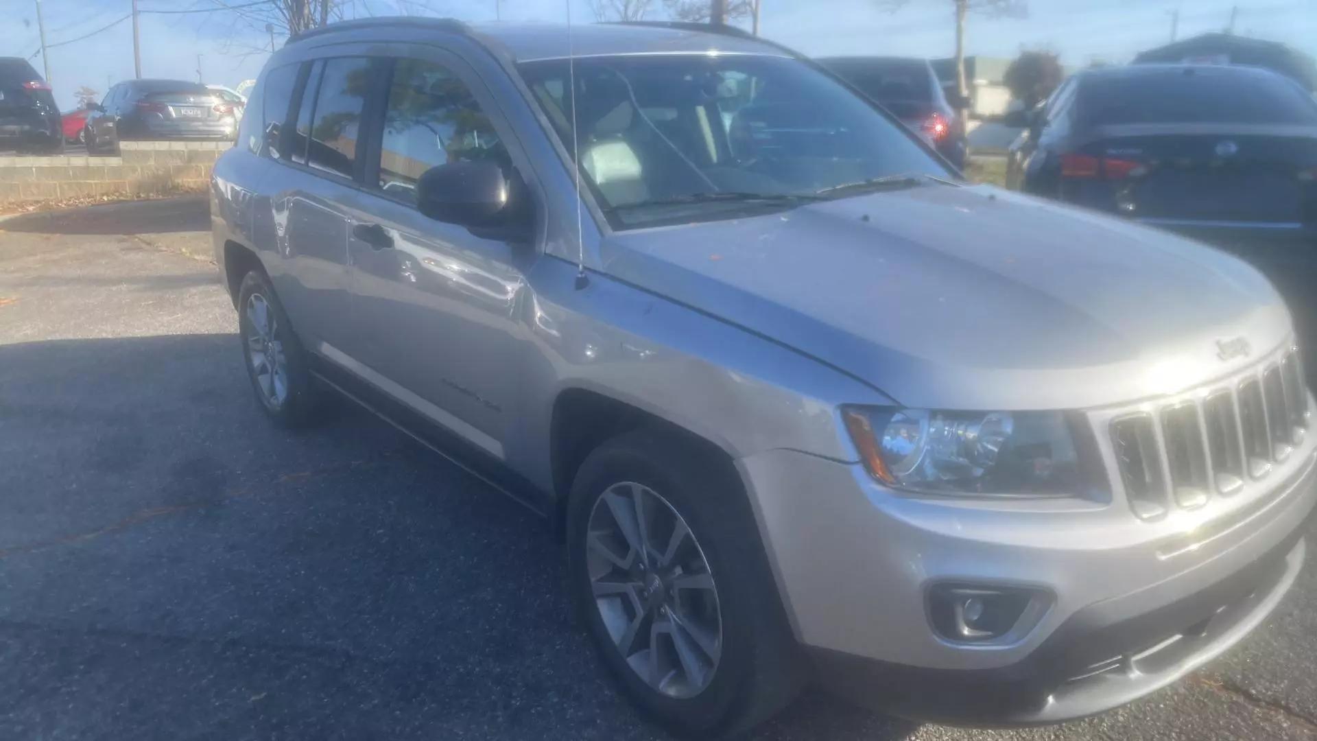 2016 Jeep Compass Sport photo 3