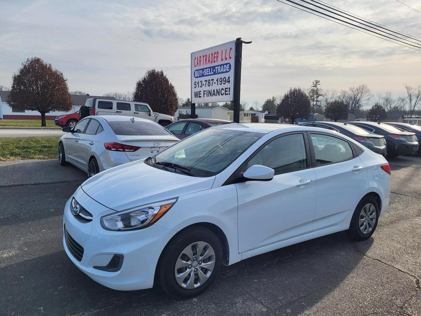 Hyundai Accent's photo