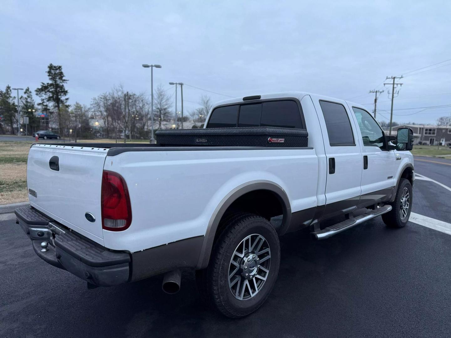 2005 Ford F-250 Super Duty Lariat photo 6