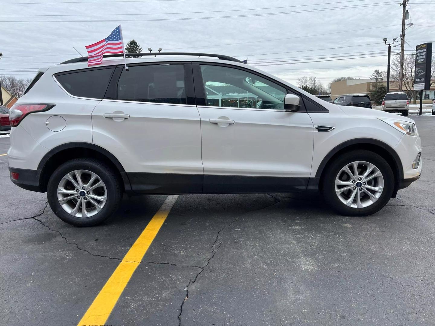 2017 Ford Escape SE photo 4