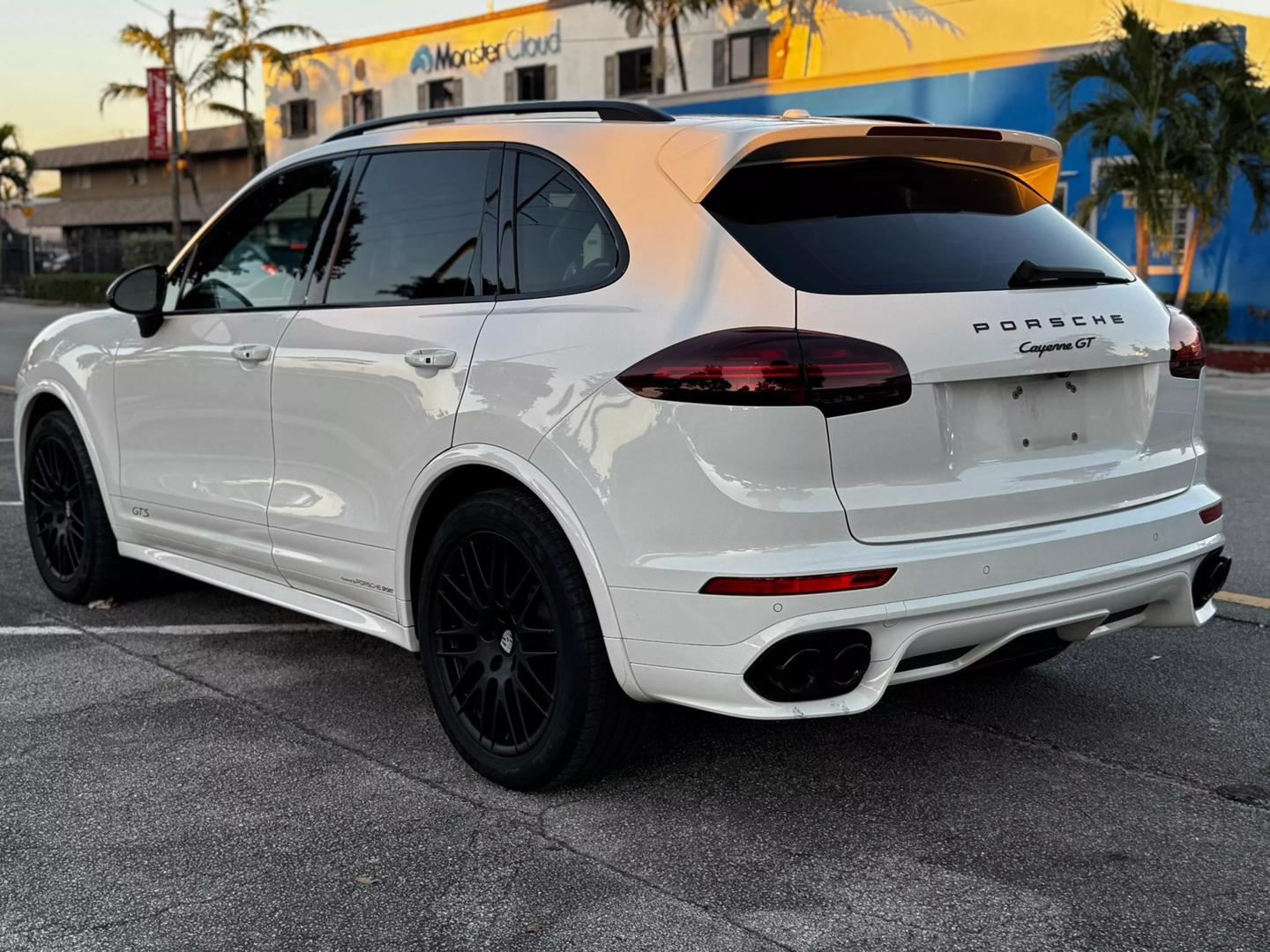 2016 Porsche Cayenne GTS photo 8