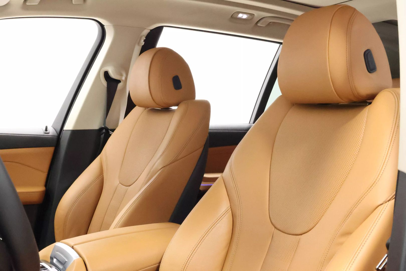 2022 Bmw X7 - Image 15