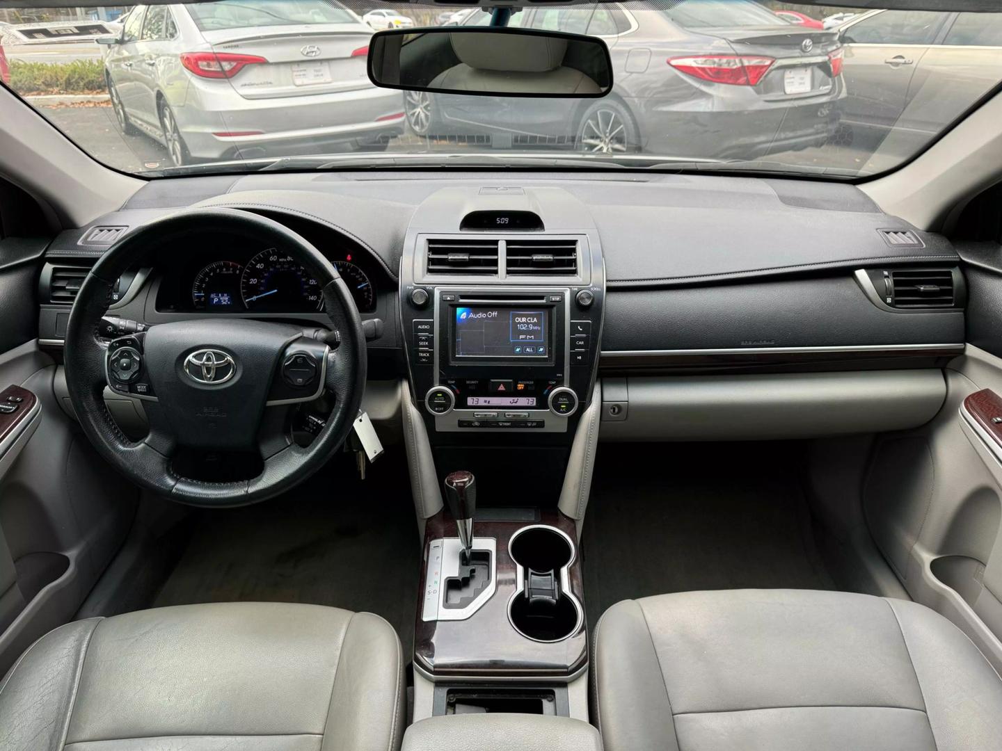 2012 Toyota Camry L photo 10