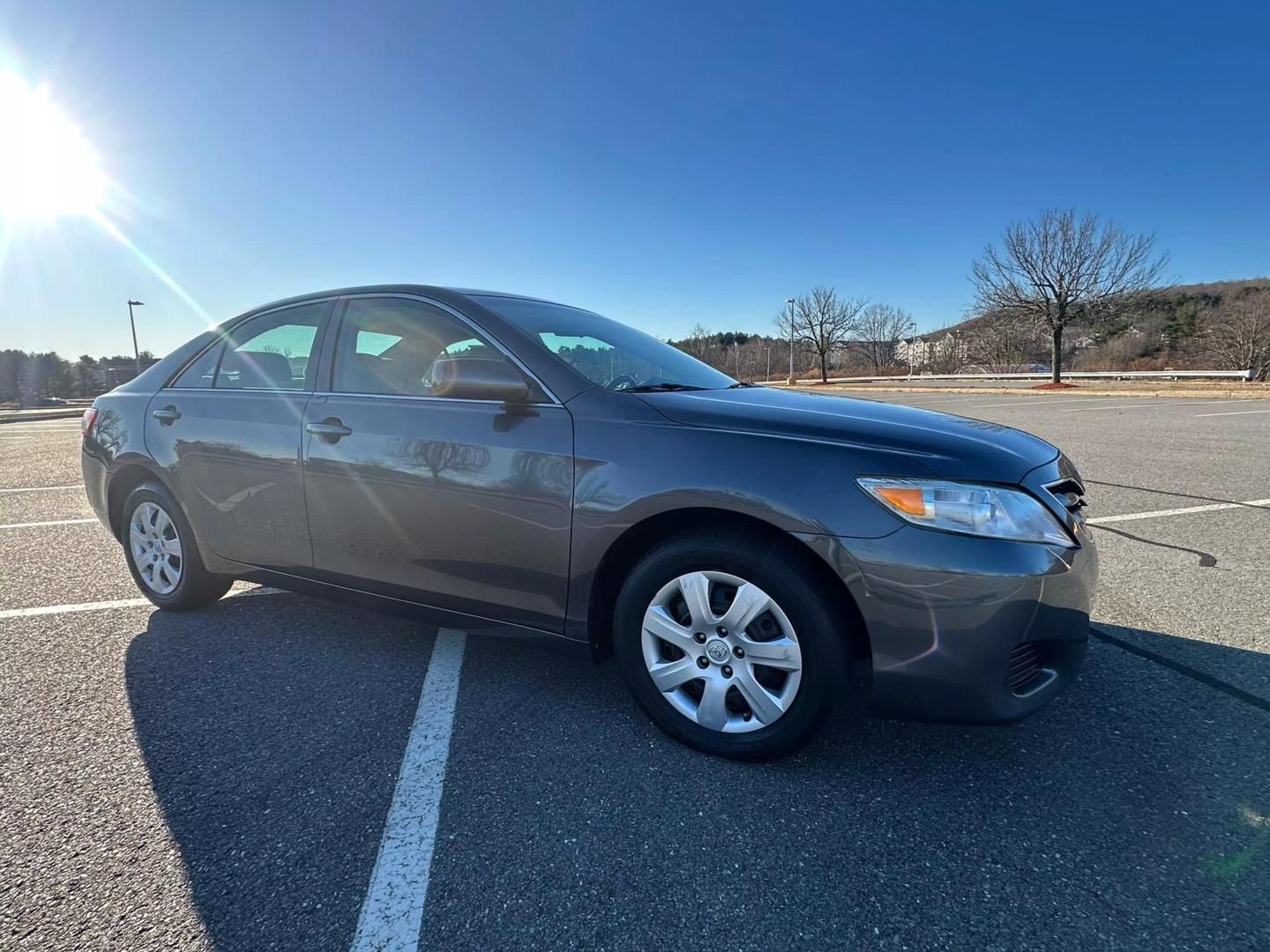 2011 Toyota Camry LE photo 6