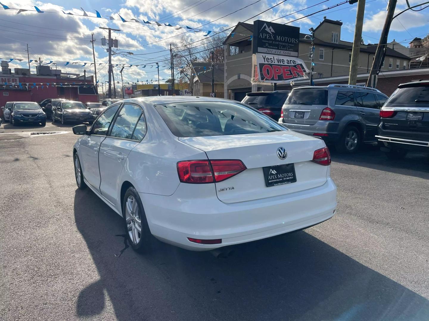 2015 Volkswagen Jetta S photo 9