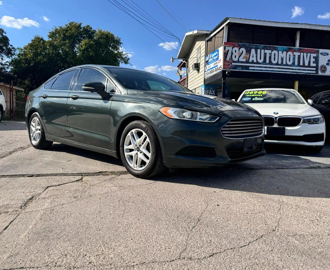 2015 Ford Fusion SE photo 1