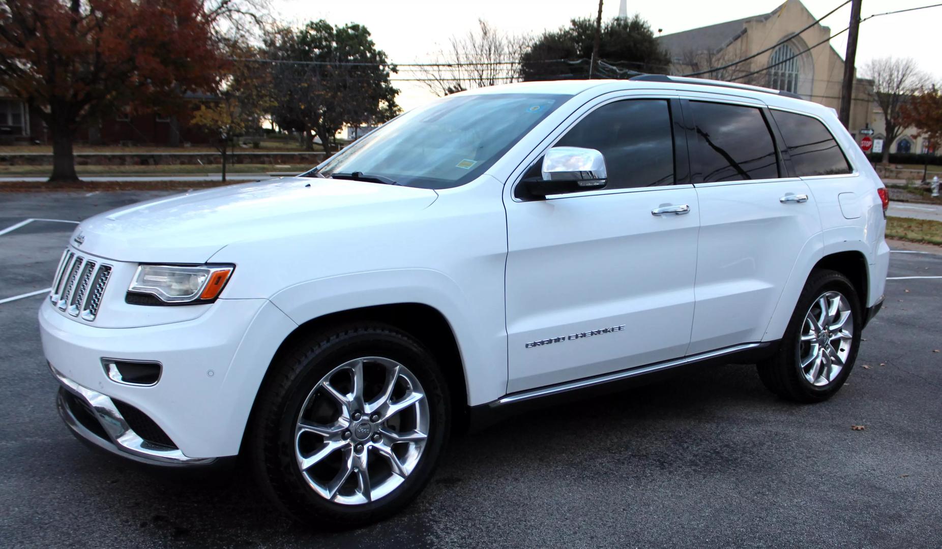 2015 Jeep Grand Cherokee Summit photo 2