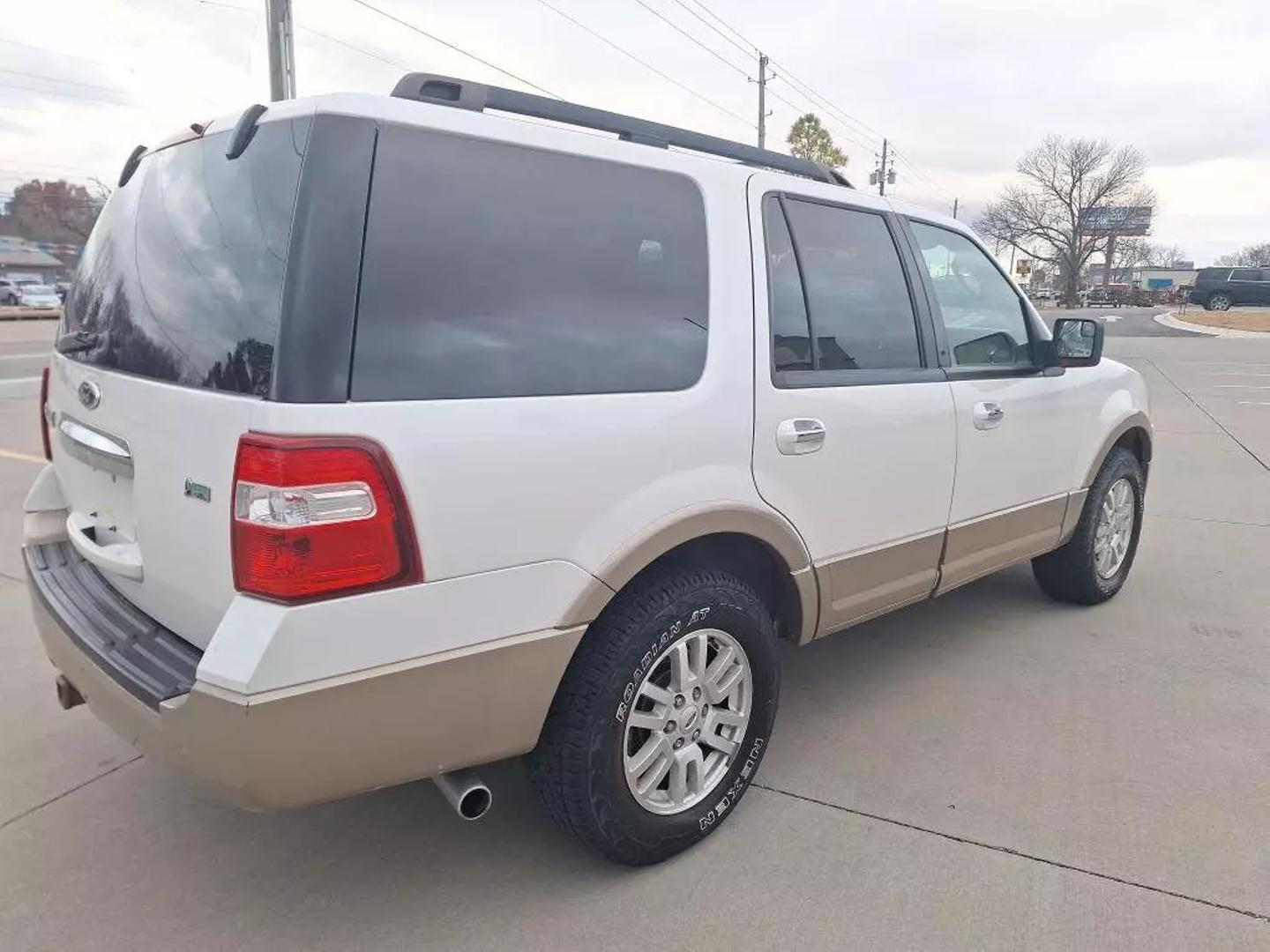 2013 Ford Expedition XLT photo 4