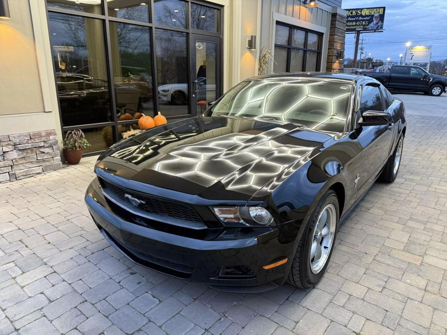 2011 Ford Mustang V6 photo 37