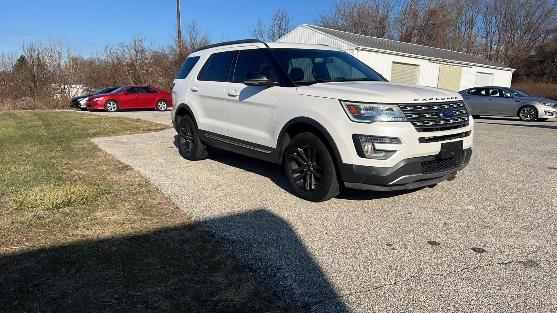 2017 Ford Explorer XLT photo 10