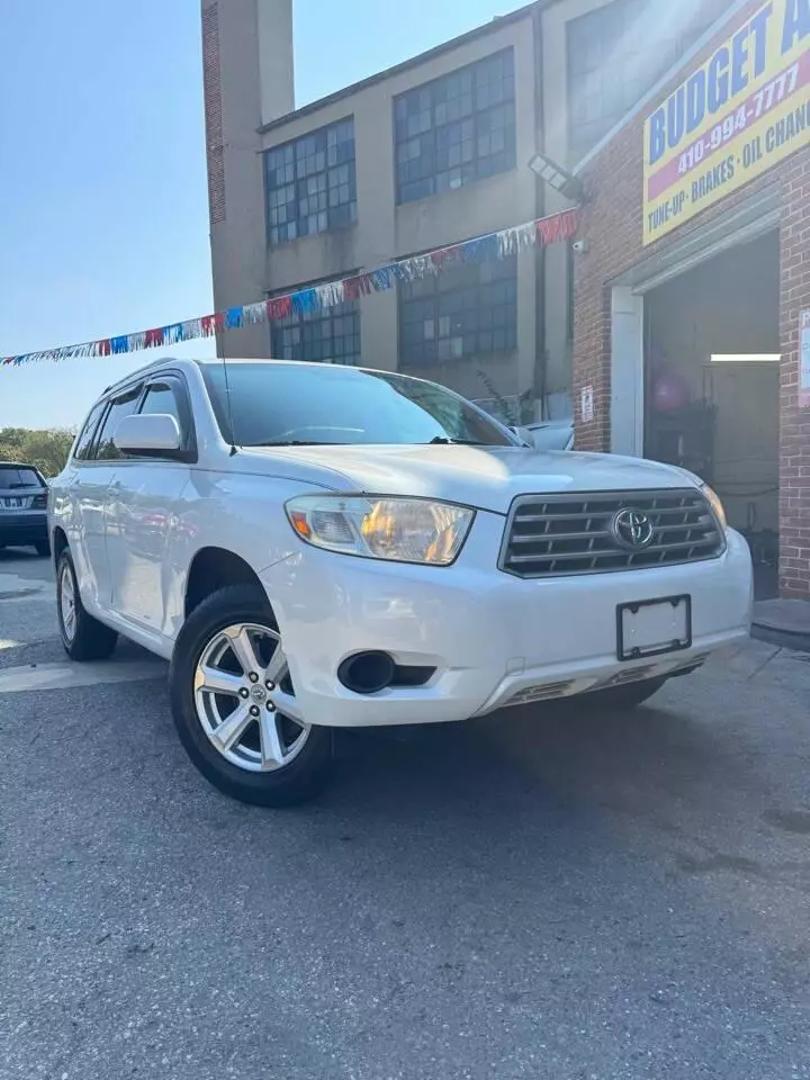 Toyota Highlander's photo