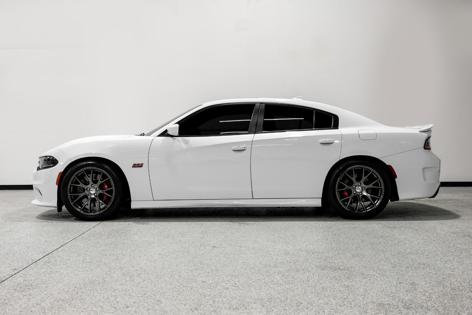 2016 Dodge Charger SRT 392 photo 9