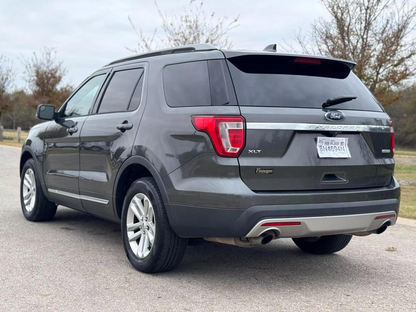 2016 Ford Explorer XLT photo 3