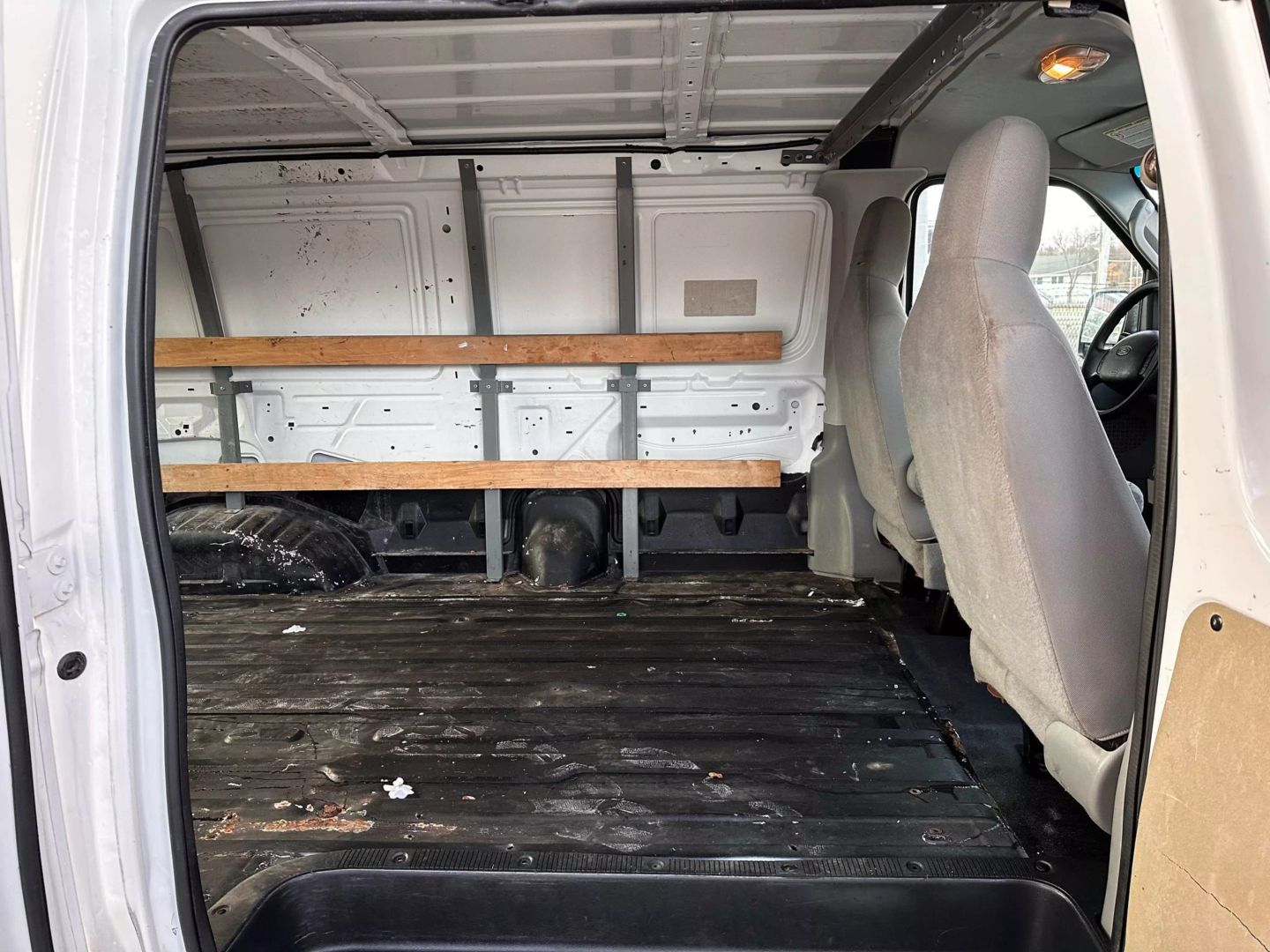 2013 Ford E250 Cargo - Image 20