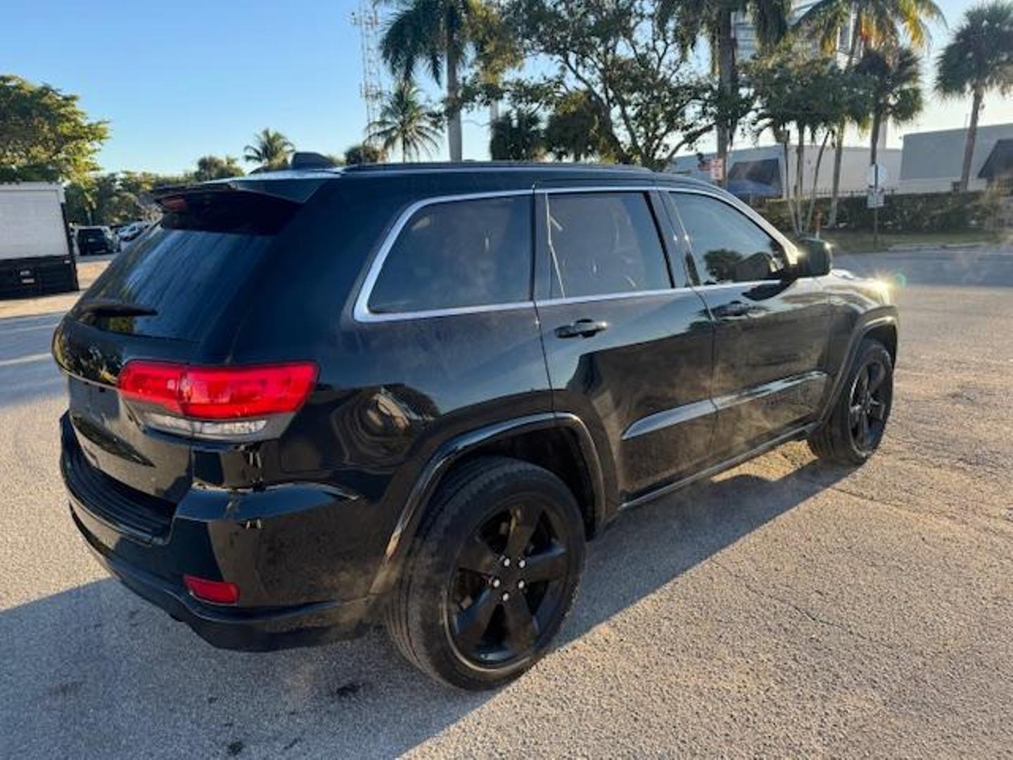 2015 Jeep Grand Cherokee Altitude photo 7