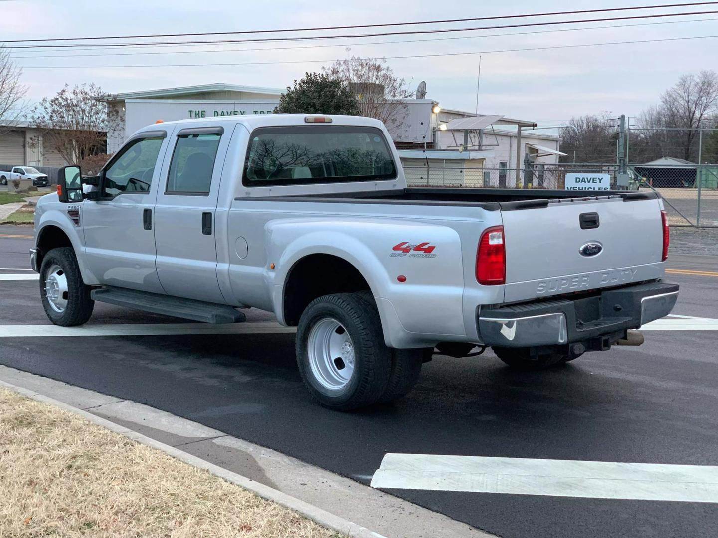 2008 Ford F-350 Super Duty XL photo 11