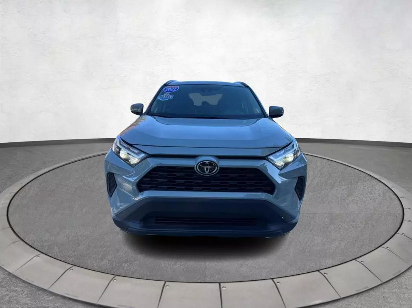 2022 Toyota RAV4 XLE photo 7