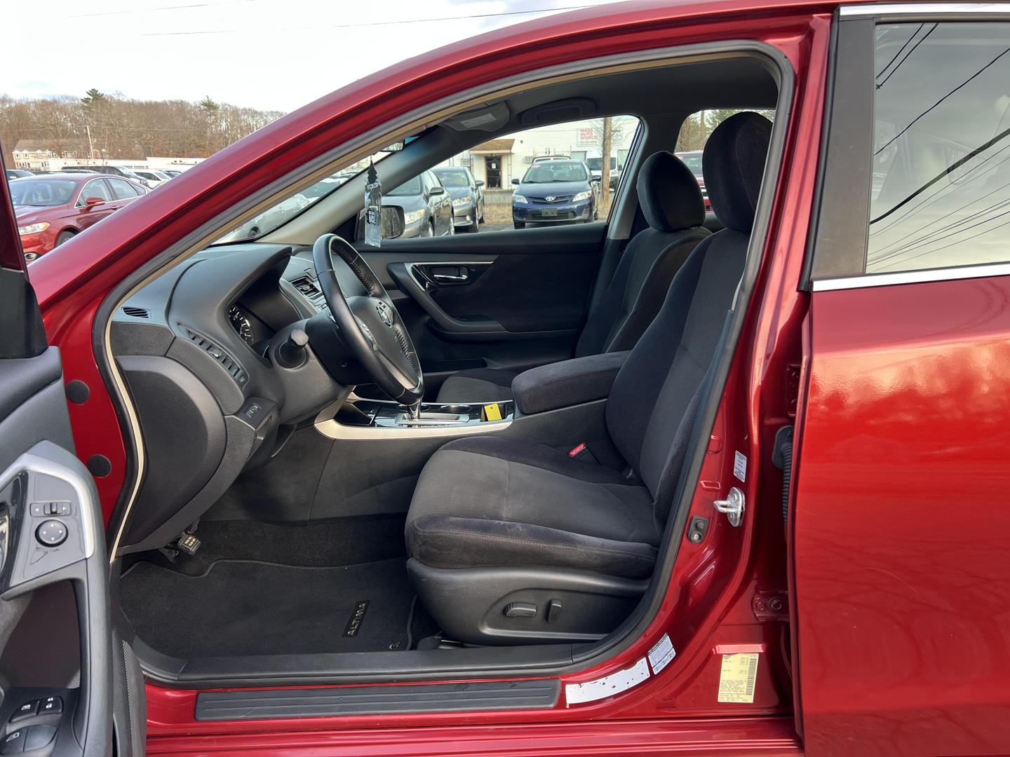 2013 Nissan Altima Sedan SV photo 10