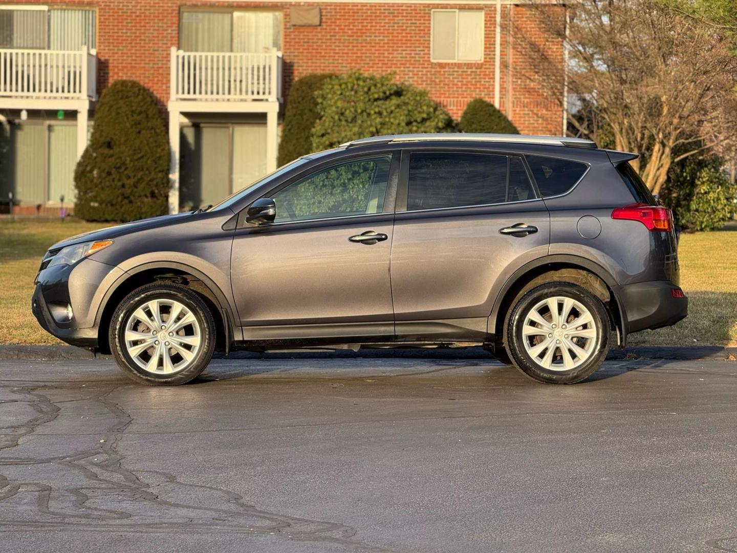 2013 Toyota RAV4 Limited photo 4